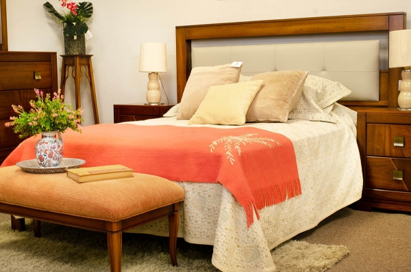 Juego Dormitorio AERO - <p>Juego Dormitorio AERO (incluye: cabecera 1,90m + 2 mesas de luz + cómoda + espejo)</p>
