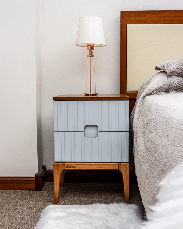 Mesa de luz BERLIN - <p>Mesa de luz BERLIN lustre combinado natura/blanco&nbsp; -&nbsp; natura/beige&nbsp; -&nbsp; natura/gris</p>
