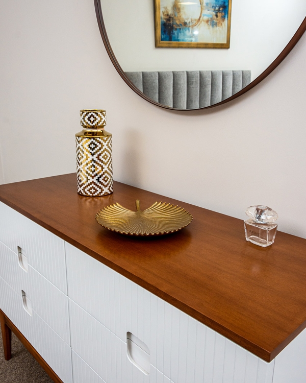 Cómoda BERLIN - <p>C&oacute;moda BERLIN lustre combinado natura/blanco &nbsp;- &nbsp;natura/beige &nbsp;- &nbsp;natura/gris &nbsp;- &nbsp;natura/negro</p>
